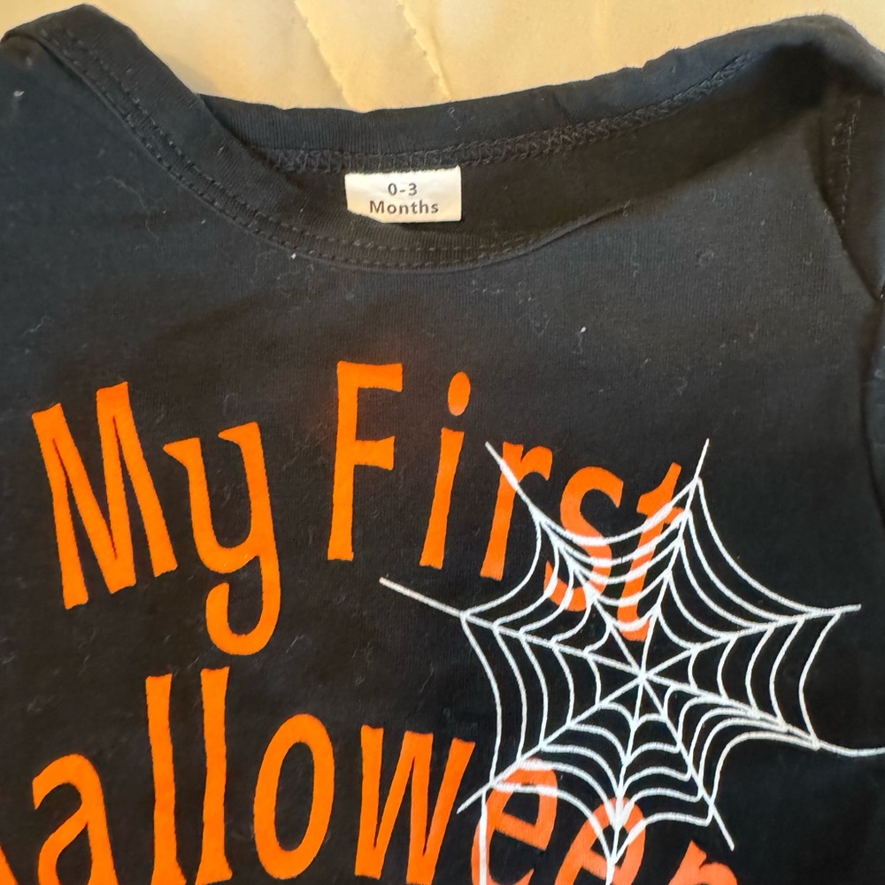 HALLOWEEN π bundle for twins! π― (0-3 months) - Picture 2 of 4